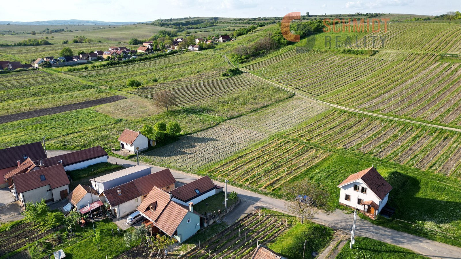 Prodej komerčního pozemku 1 724 m² – fotografie 2