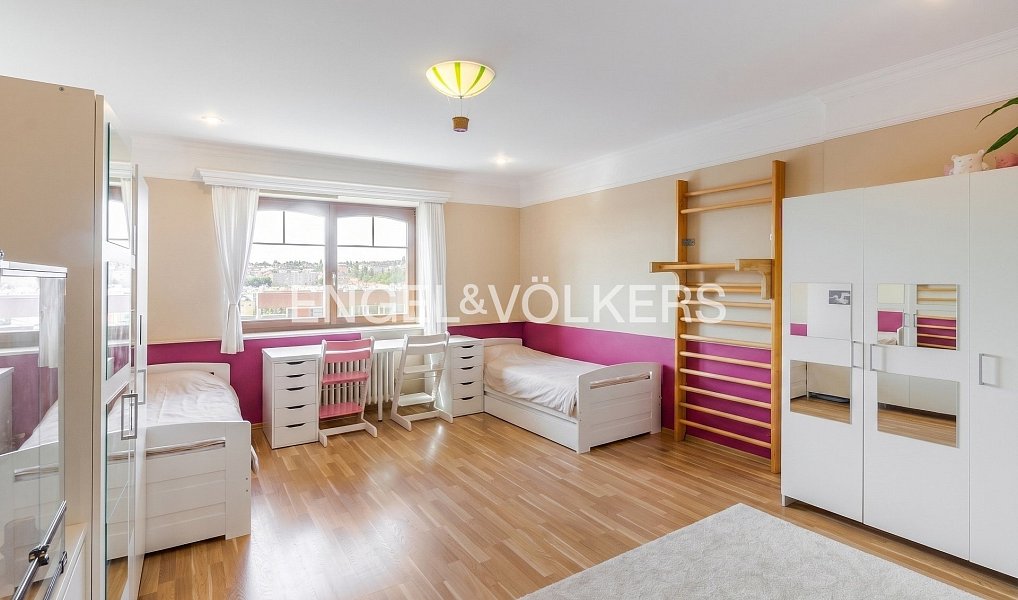 Prodej domu 324 m² s pozemkem 454 m², Praha – náhled fotky 9