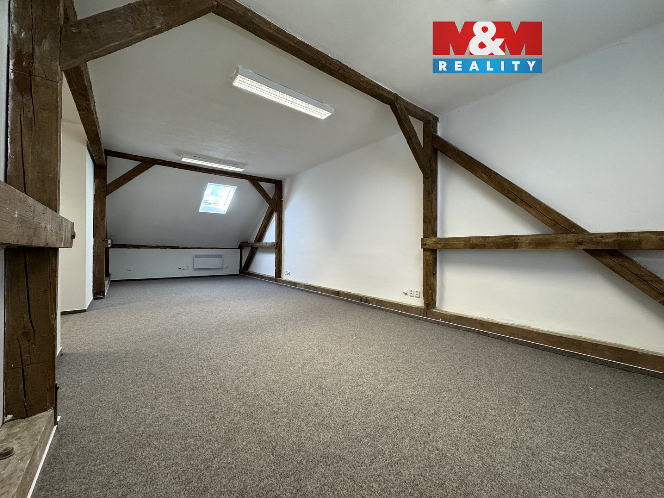 Pronájem kanceláře 251 m² — photo 3