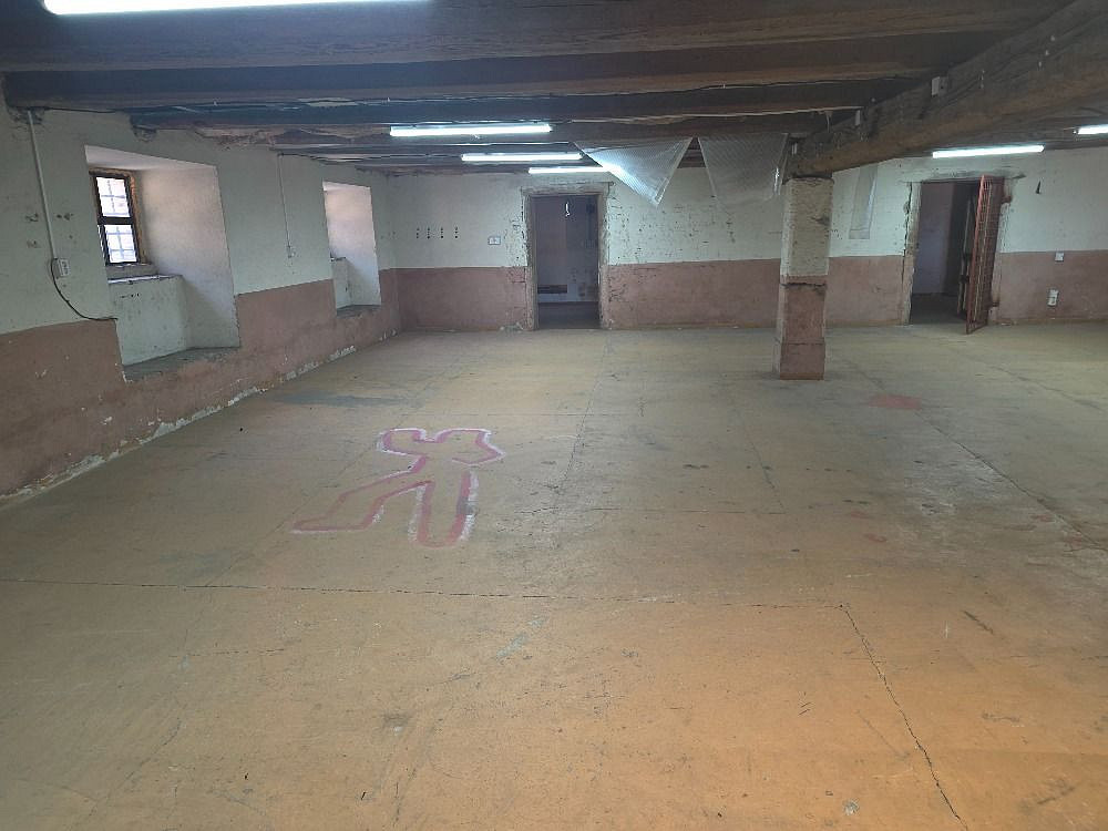 Pronájem skladovacích prostor 196 m²