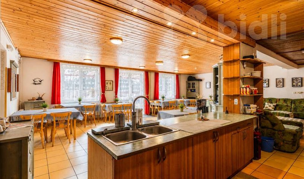 Prodej ubytovacího objektu 860 m², Chvalčov – náhled fotky 10