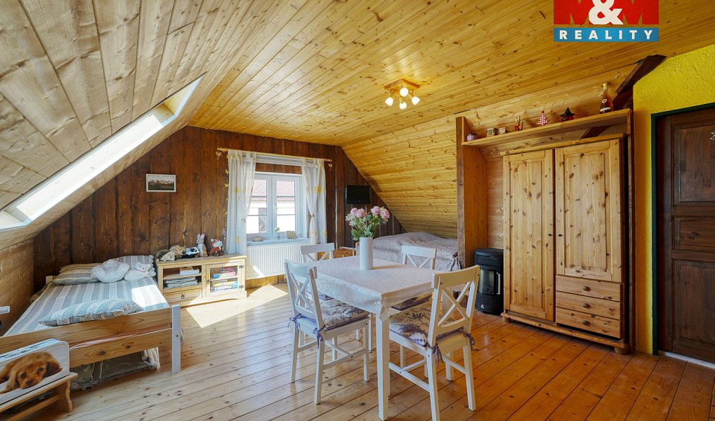 Prodej ubytovacího objektu 359 m², Strážov – náhled fotky 23