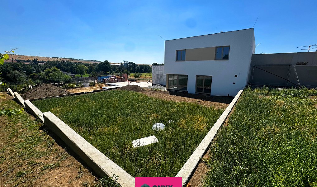 Prodej domu 242 m² s pozemkem 501 m², Rousínov – náhled fotky 11