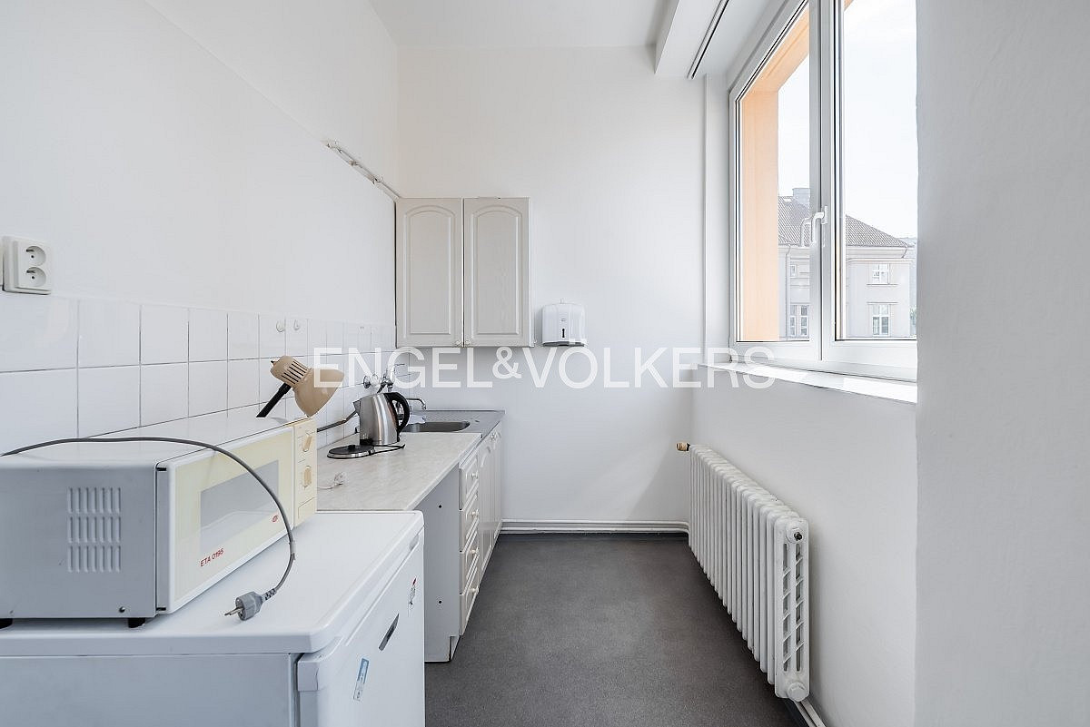 Pronájem kanceláře 32 m² – fotografie 4