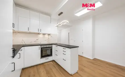 Prodej bytu 4+1 91 m², Palackého třída, Pardubice - Zelené Předměstí