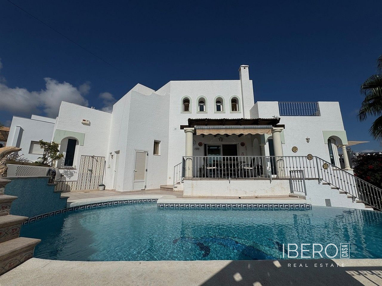 Prodej domu 257 m² s pozemkem 692 m²