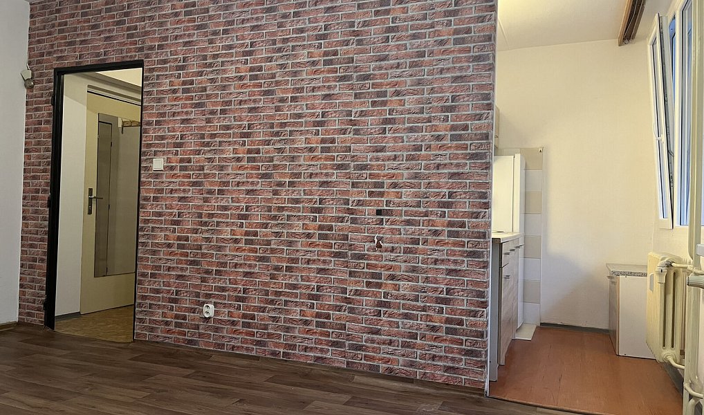Pronájem bytu 1+kk 34 m², Kladno – náhled fotky 2