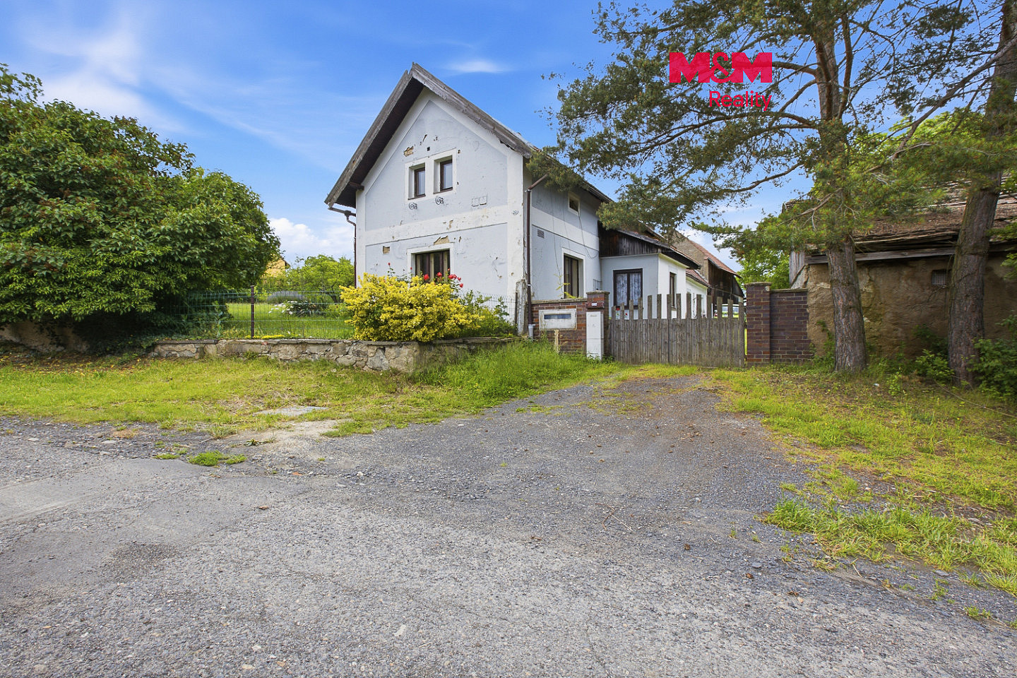 Prodej domu 180 m² s pozemkem 2 581 m²