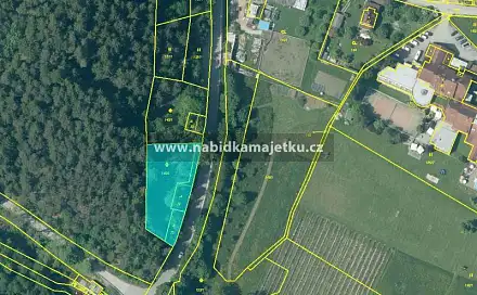 Prodej pozemku 1 423 m²