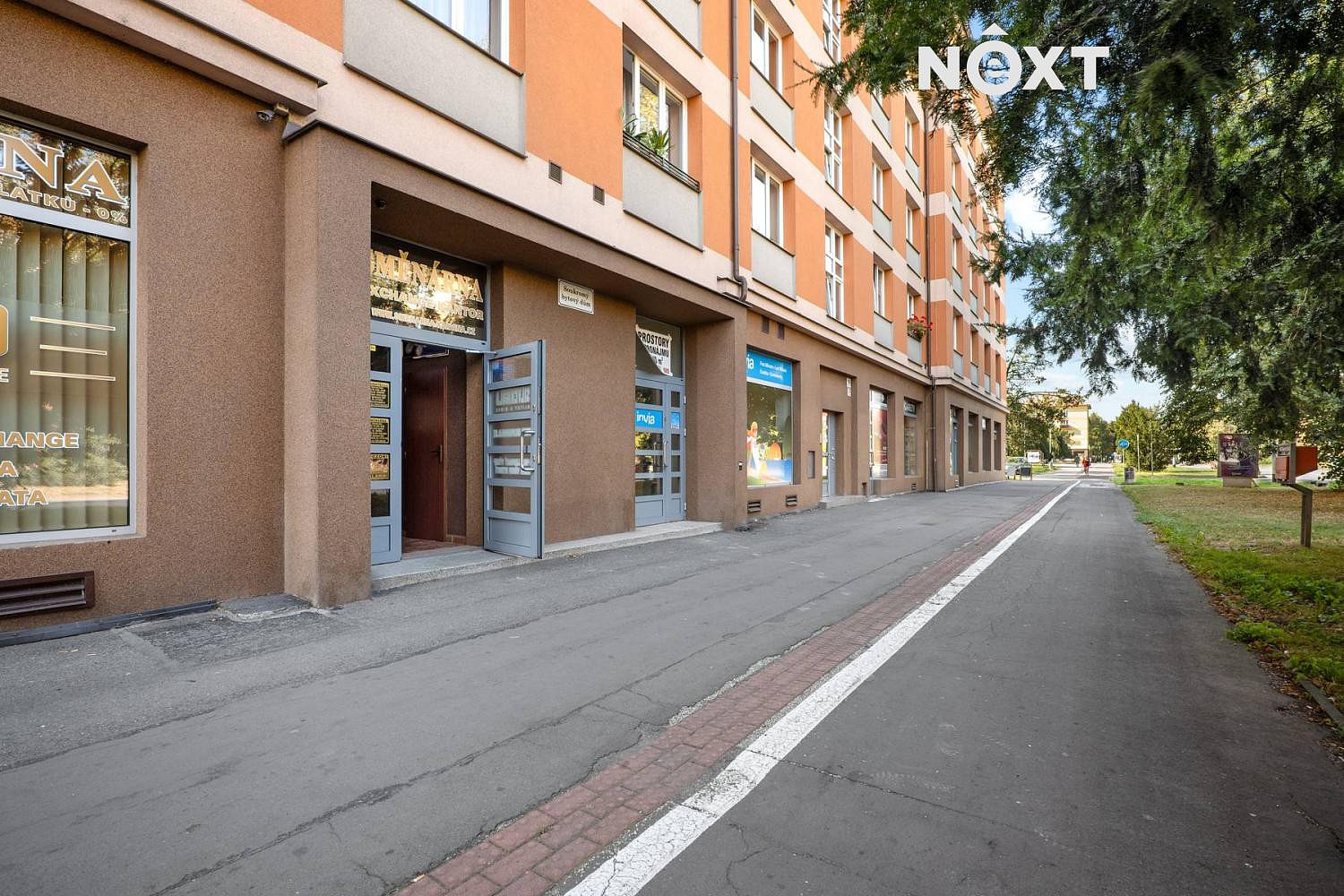 Pronájem obchodních prostor 140 m²