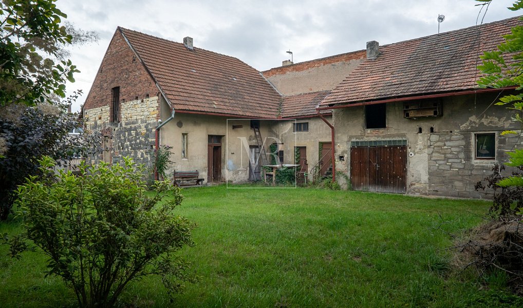 Prodej domu 105 m² s pozemkem 1 492 m², Klobuky – náhled fotky 11