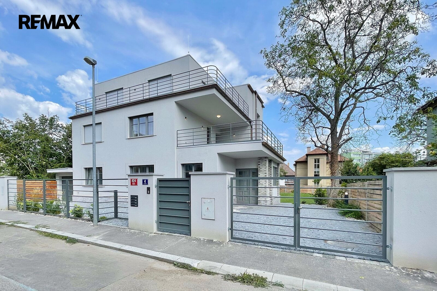 Pronájem bytu 4+kk 77 m²