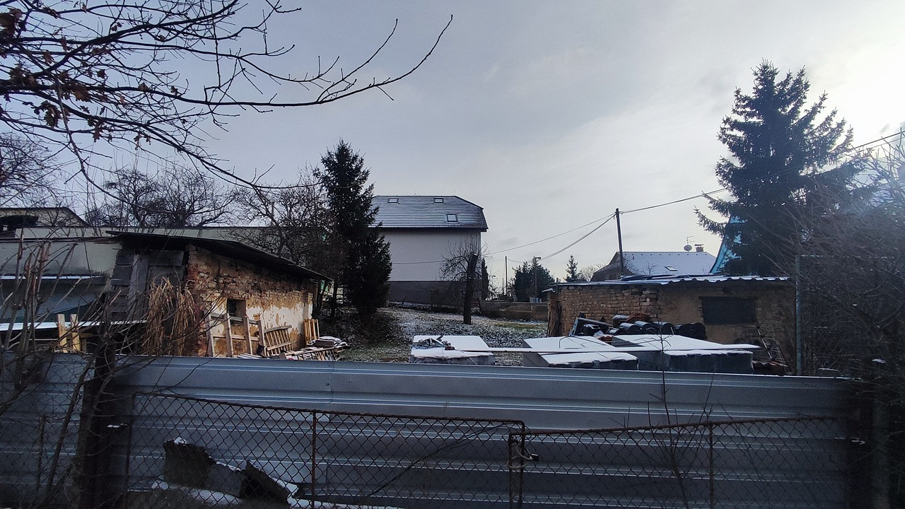 Prodej stavebního pozemku 433 m² – pohled 3