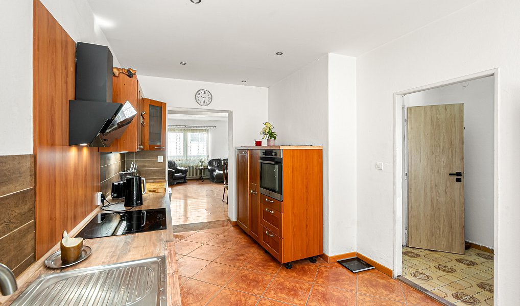 Prodej domu 182 m² s pozemkem 1 355 m², Všetaty – náhled fotky 10