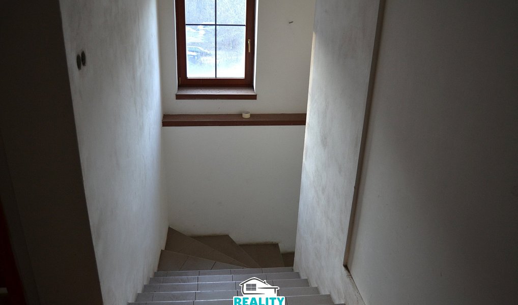 Prodej domu 690 m² s pozemkem 611 m², Hejnice – náhled fotky 14
