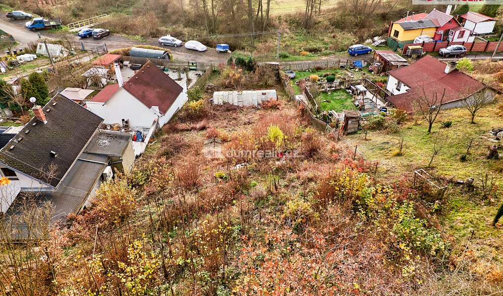 Prodej zahrady 1 025 m², Dalovice – náhled fotky 2