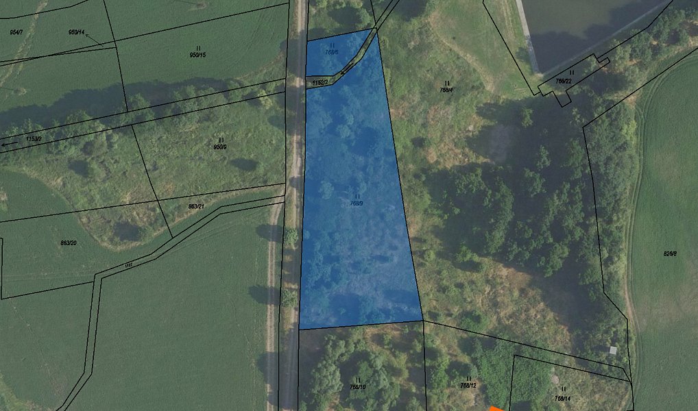 Prodej komerčního pozemku 773 m², Hluboš – fotka 1 z 3
