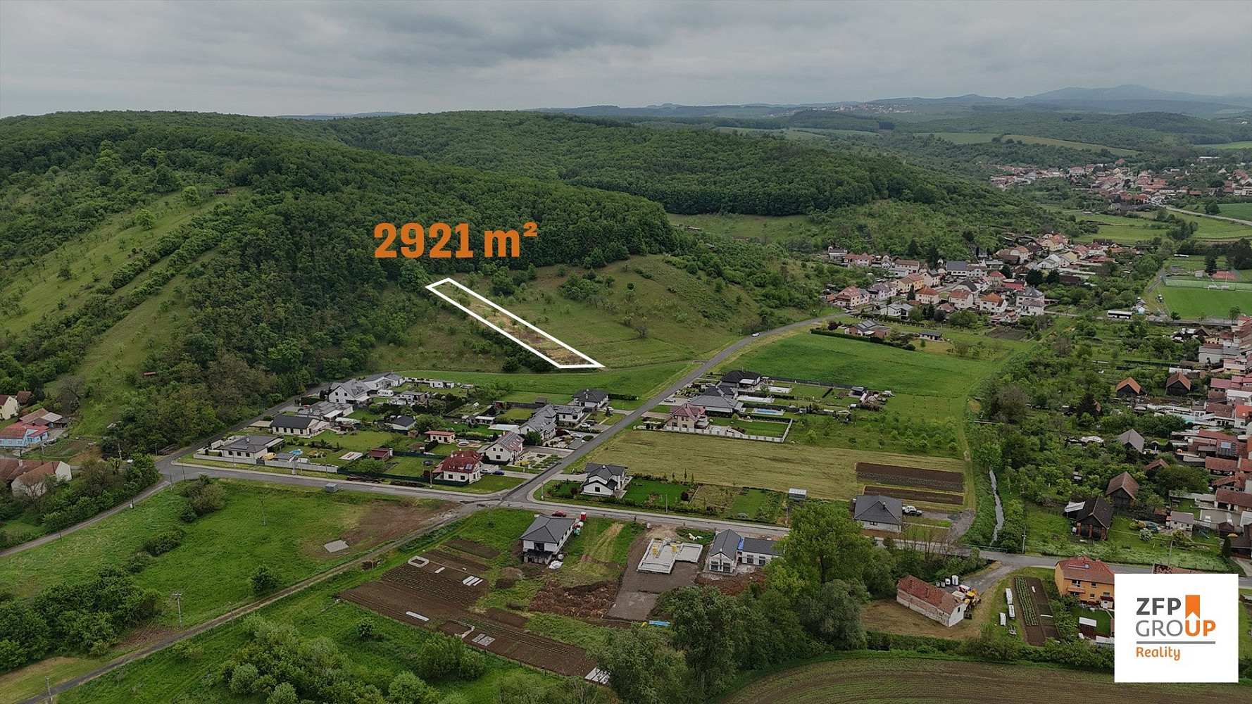 Prodej stavebního pozemku 2 921 m² – fotografie 4