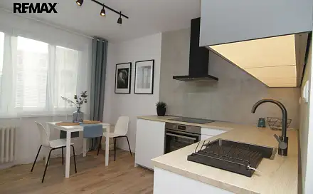 Pronájem bytu 1+1 37 m²