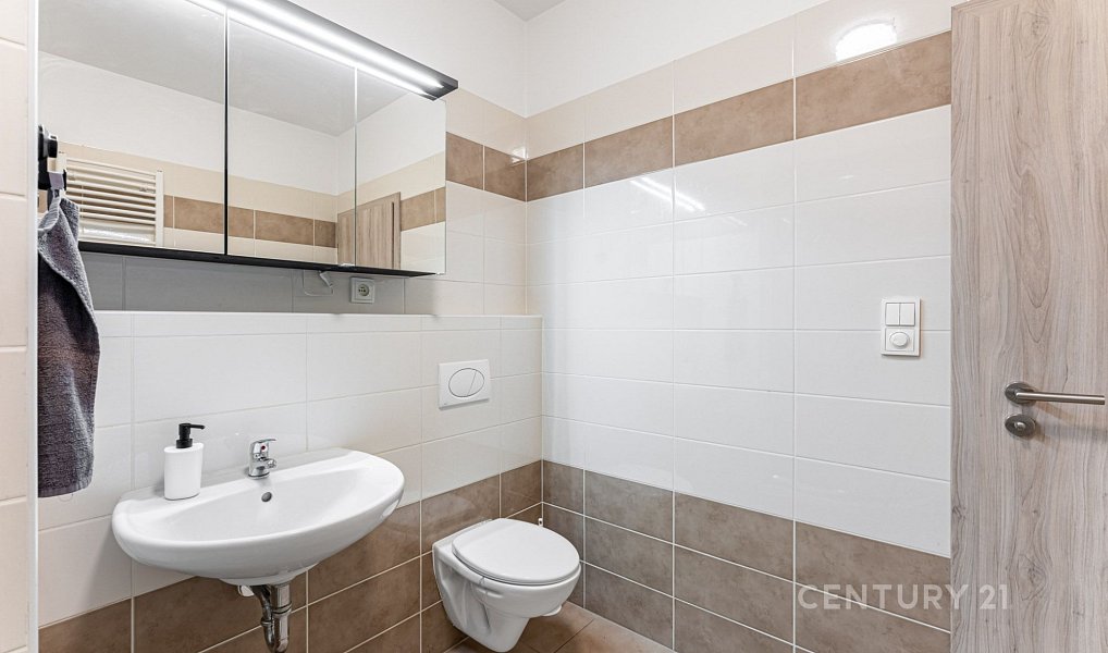 Prodej bytu 1+kk 38 m², Praha – náhled fotky 11