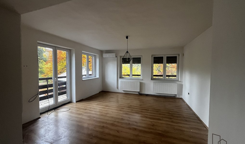 Prodej chaty/chalupy 948 m² s pozemkem 1 164 m², Dolní Lomná – fotka 1 z 43