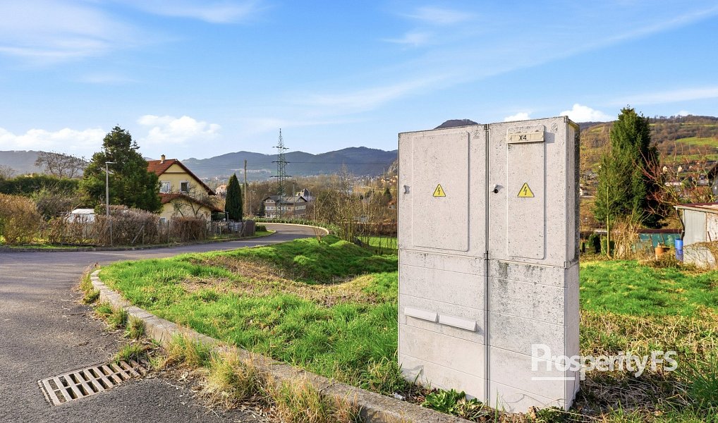 Prodej stavebního pozemku 728 m², Velké Březno – náhled fotky 11