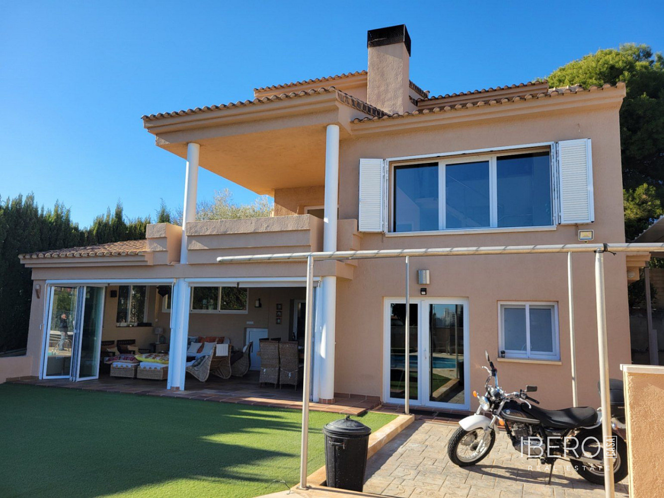 Prodej domu 315 m² s pozemkem 842 m²