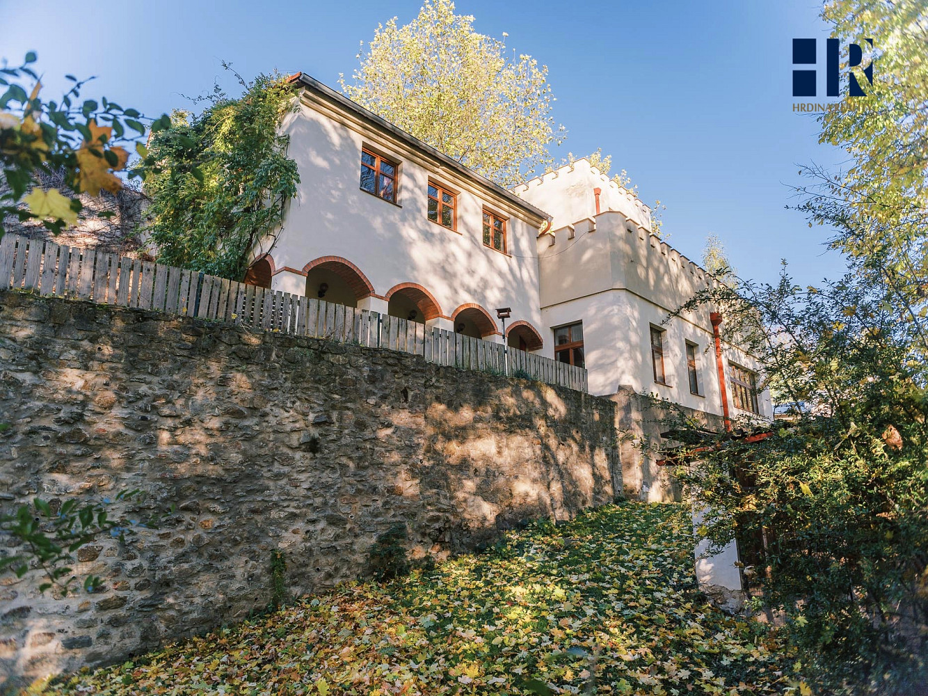 Prodej vily 200 m² s pozemkem 1 475 m² - Widok 5