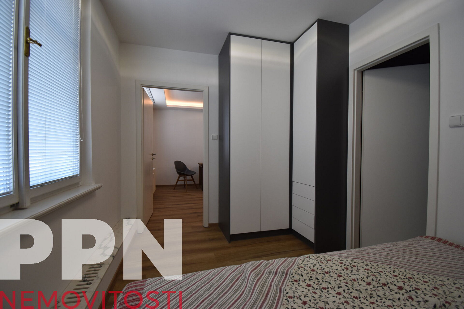 Pronájem bytu 2+kk 48 m² – fotografie 4