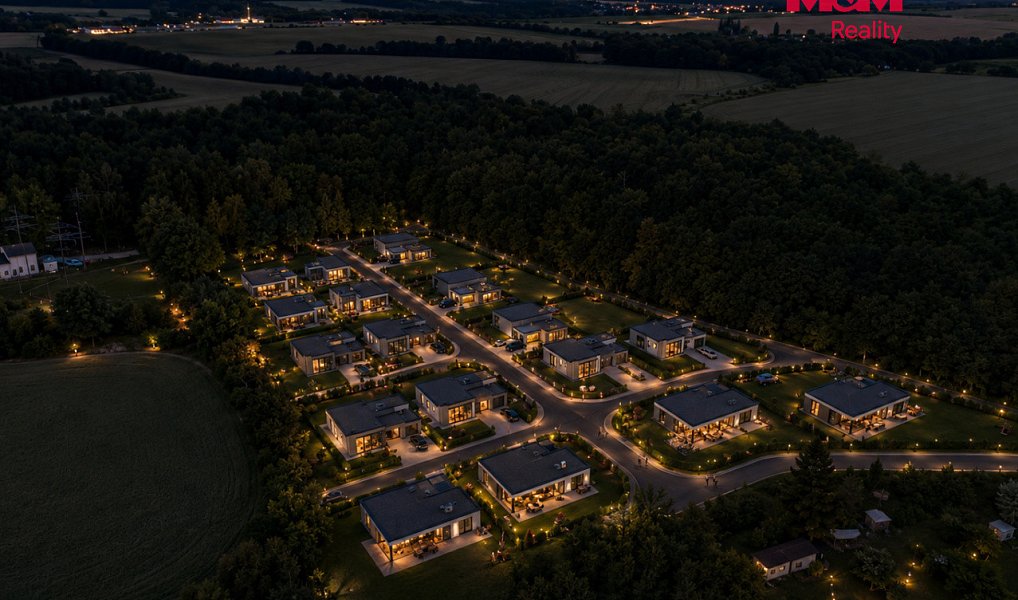 Prodej stavebního pozemku 770 m², Líšťany – náhled fotky 2