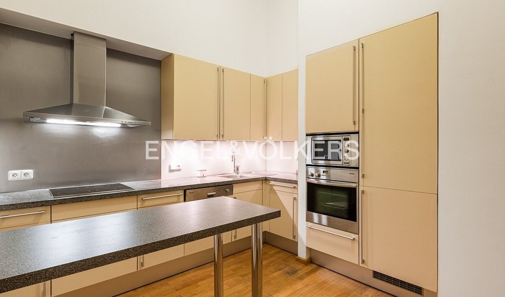Pronájem bytu 3+1 115 m², Praha – náhled fotky 3