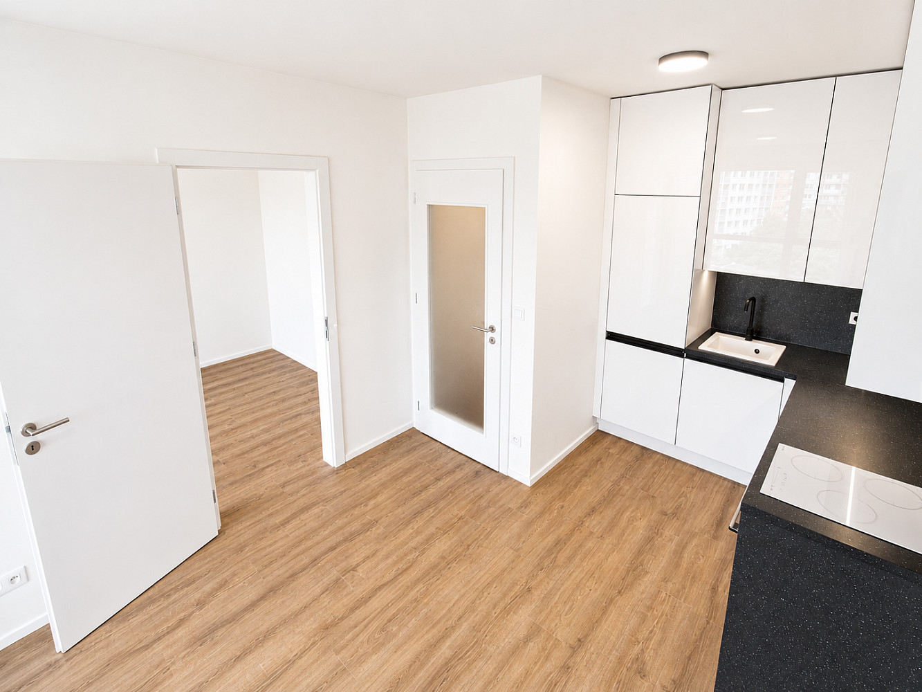 Prodej bytu 2+kk 42 m² – pohled 2