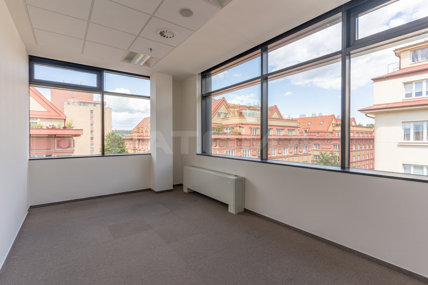 Pronájem kanceláře 436 m² – pohled 2