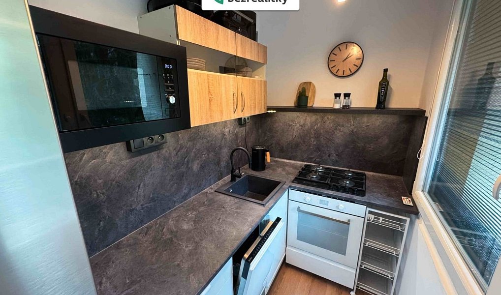Prodej bytu 1+kk 26 m², Praha – náhled fotky 13