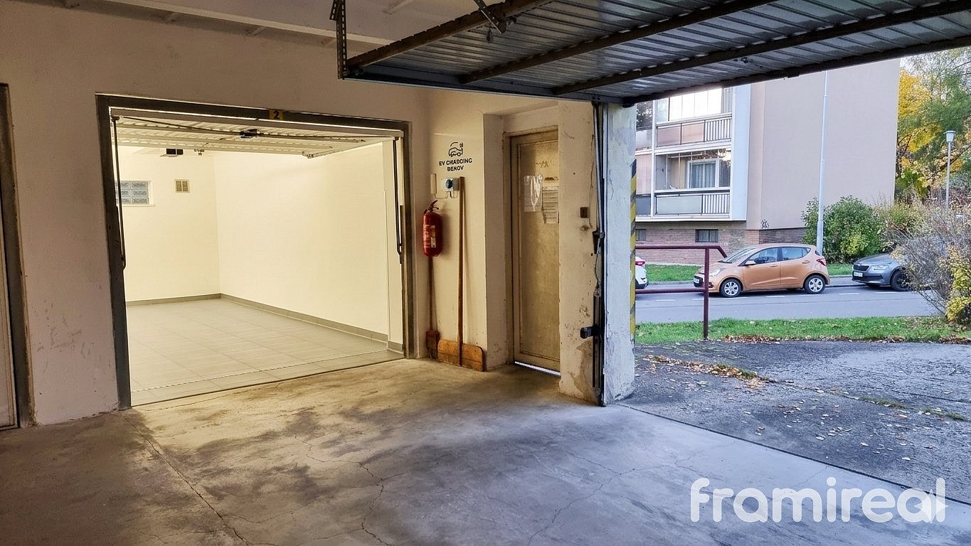 Prodej garáže 17 m2, brno - slatina — photo 2
