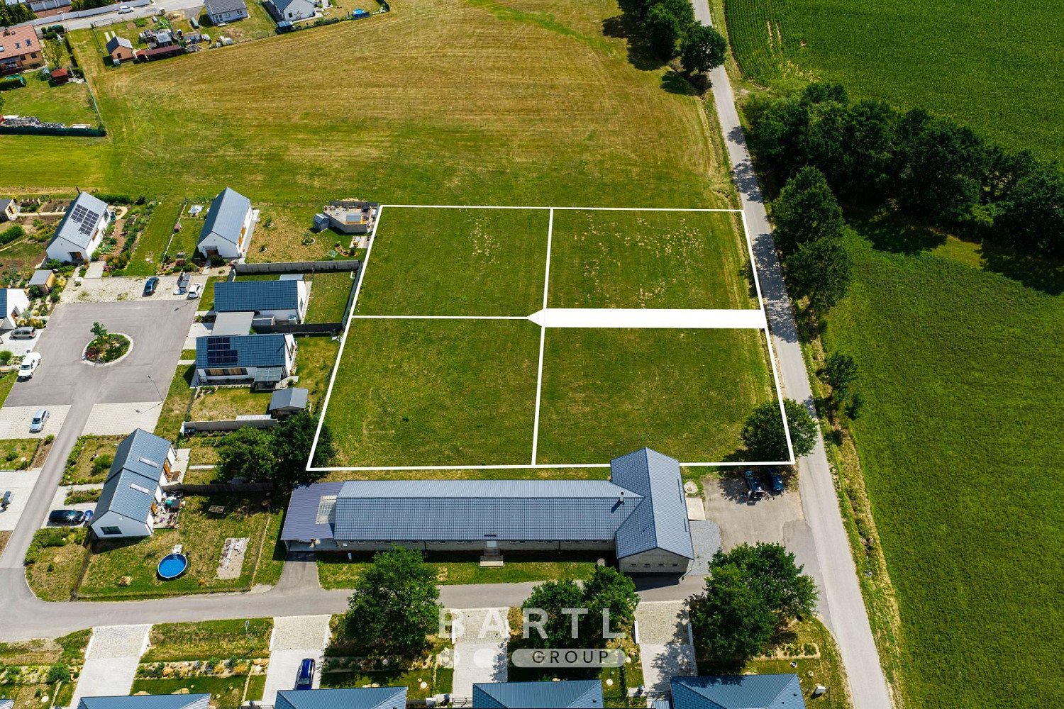 Prodej stavebního pozemku 1 070 m² – fotografie 3