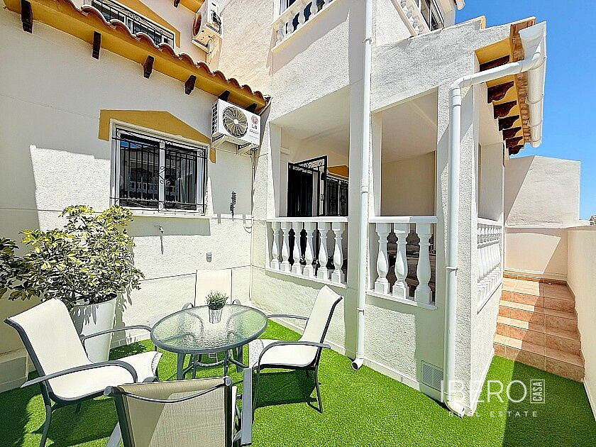 Casa 4+kk – Torrevieja, Urbanización Los Balcones - Vista 2