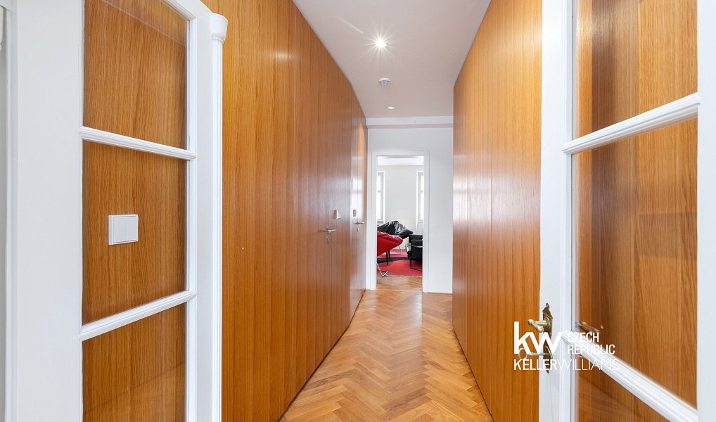 Prodej bytu 6+kk 231 m², Praha – náhled fotky 9