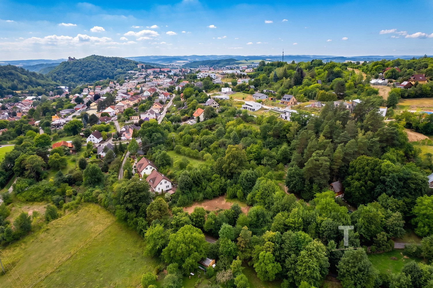 Prodej stavebního pozemku 967 m² – fotografie 5