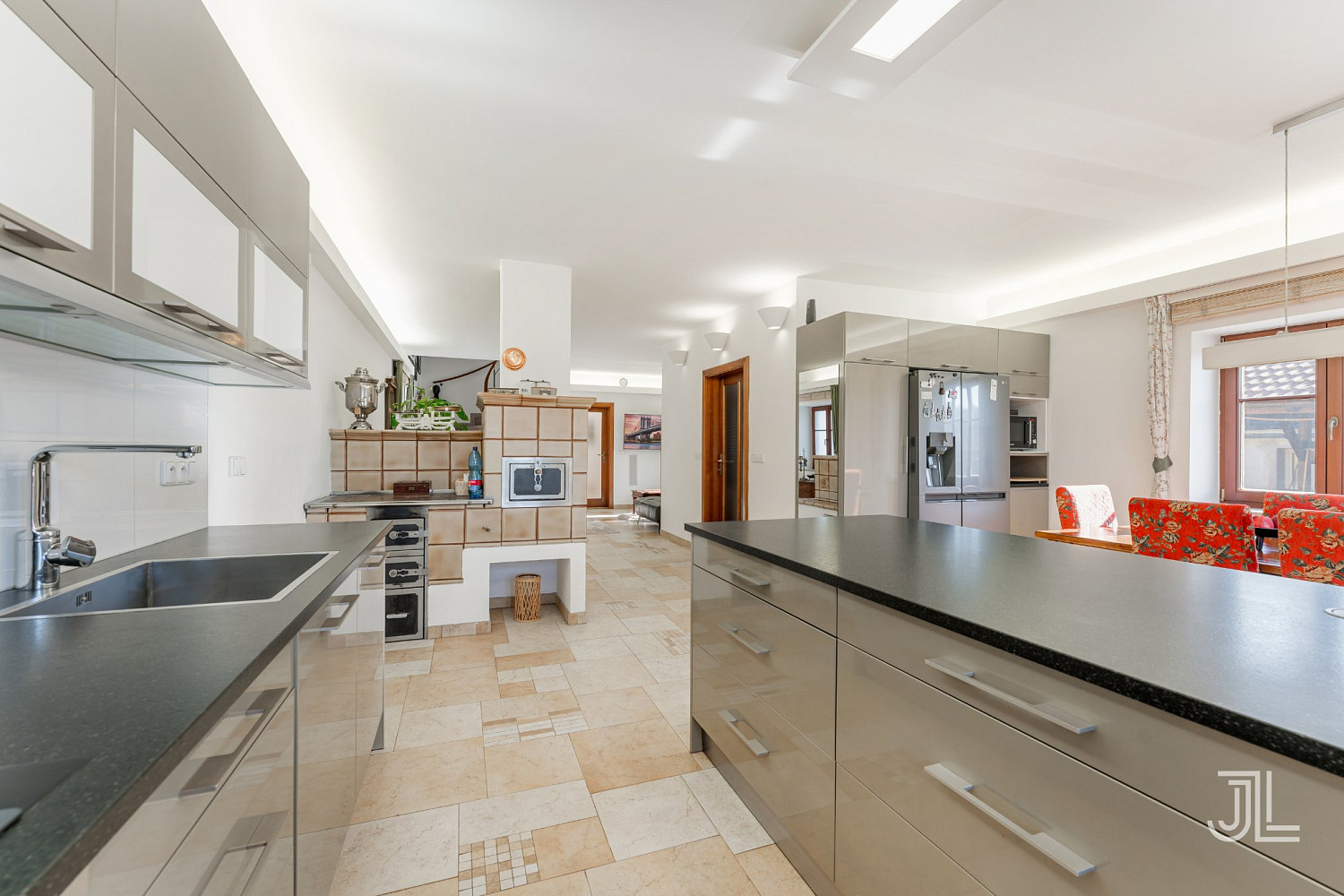 Prodej domu 355 m² s pozemkem 648 m² – fotografie 4