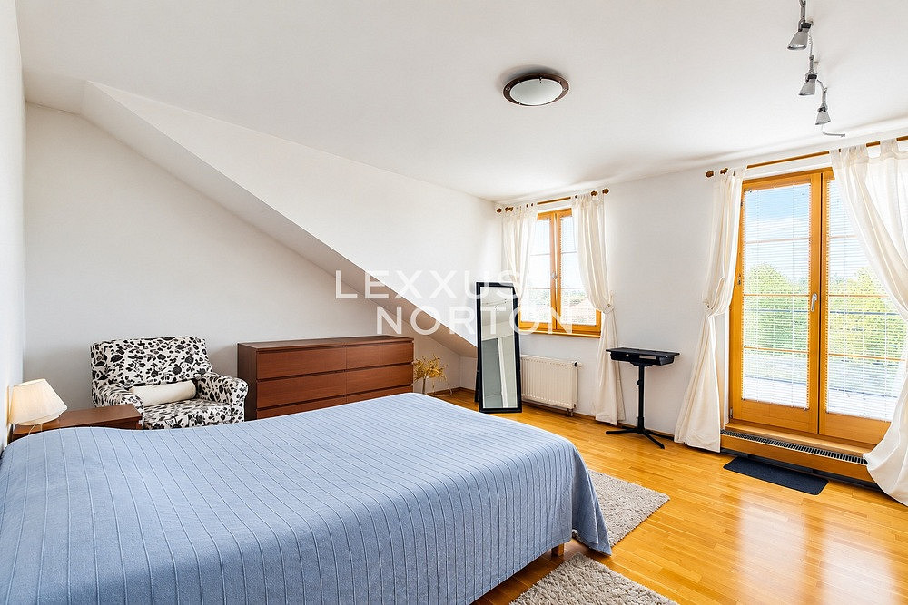 Pronájem bytu 4+kk 153 m² – fotografie 5