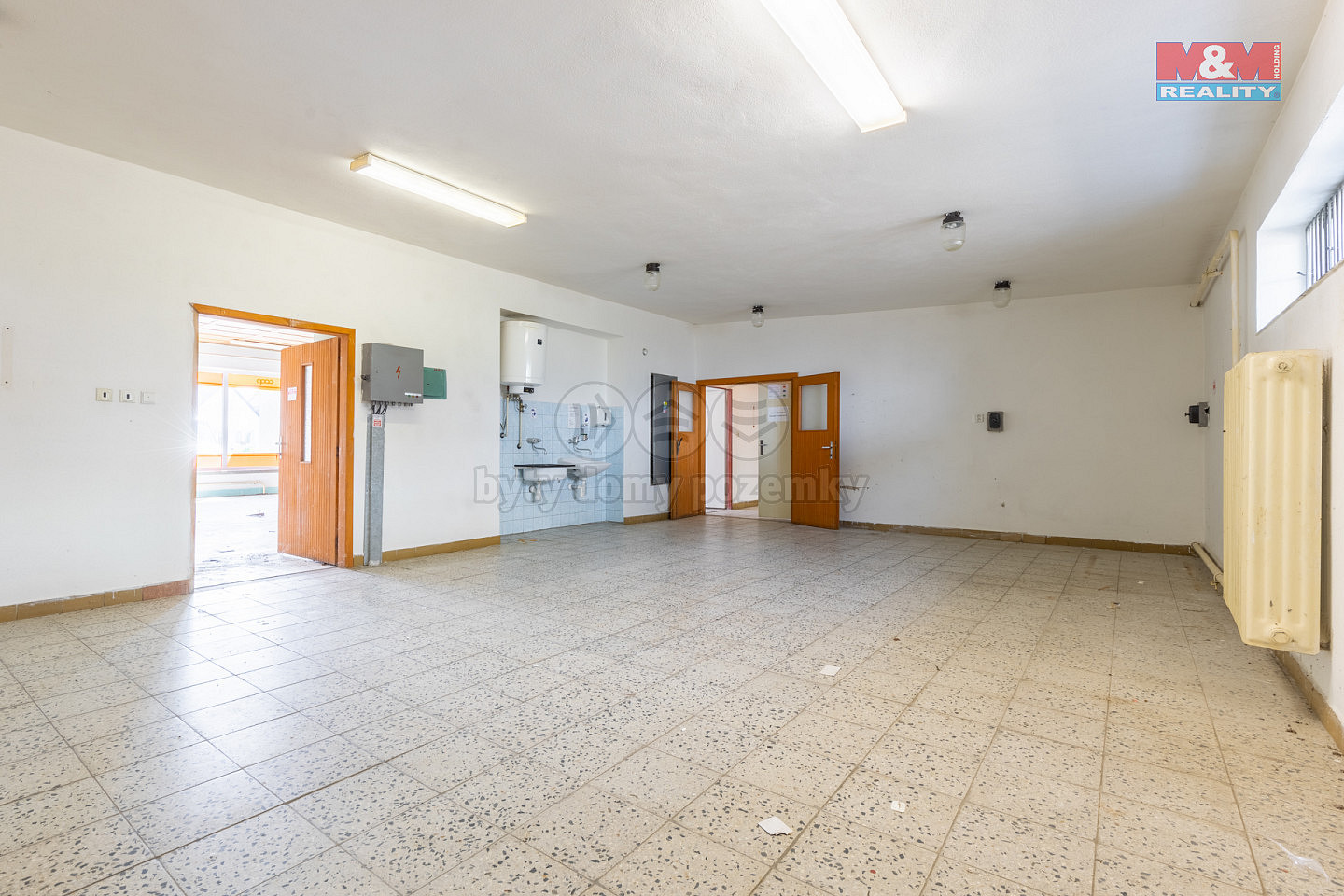 Prodej obchodních prostor 263 m² — photo 2