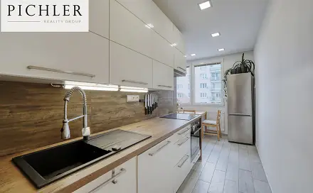 Prodej bytu 3+1 66 m², Zábělská, Plzeň - Doubravka