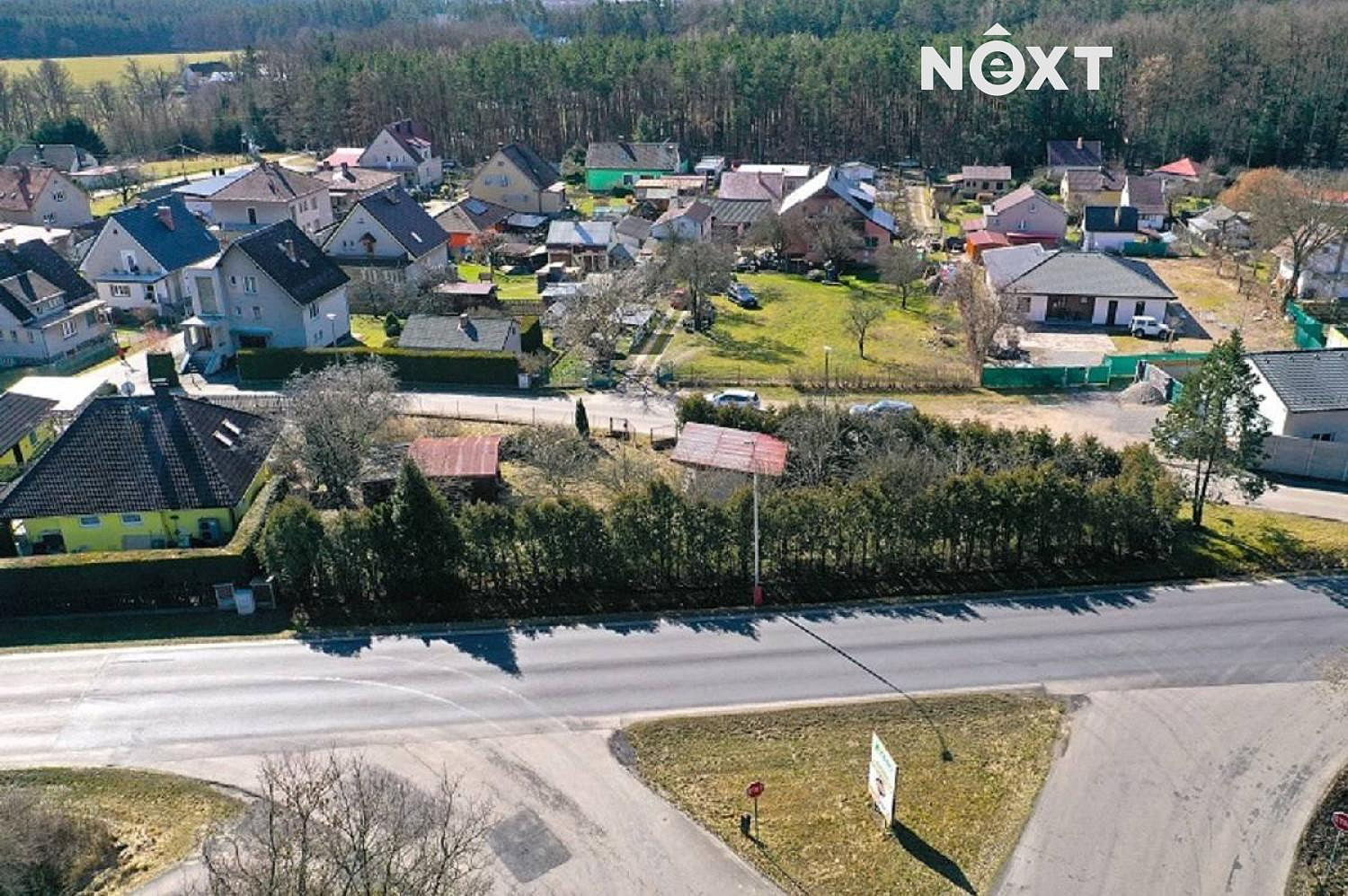 Prodej stavebního pozemku 920 m² — photo 2