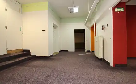 Pronájem skladovacích prostor 100 m², nám. F. Křižíka, Tábor