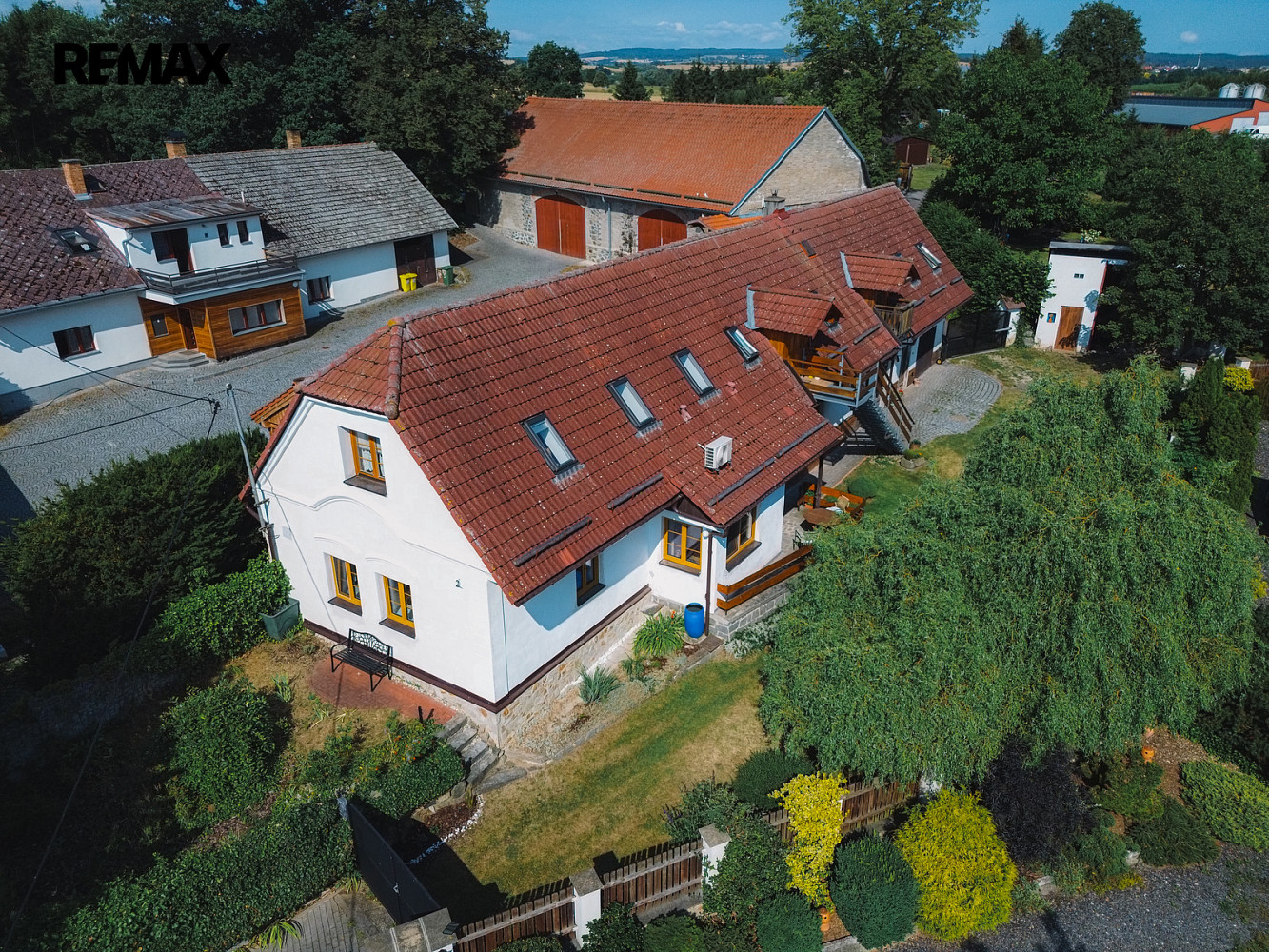Prodej domu 240 m² s pozemkem 1 034 m² – fotografie 3