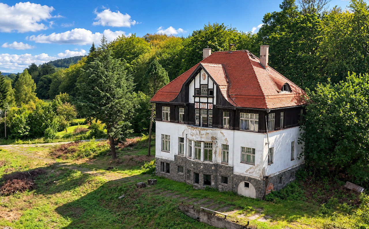 Prodej domu 1 000 m² s pozemkem 31 887 m²