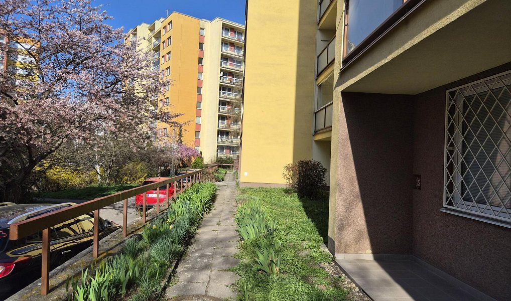 Prodej bytu 4+1 90 m², Praha – náhled fotky 29