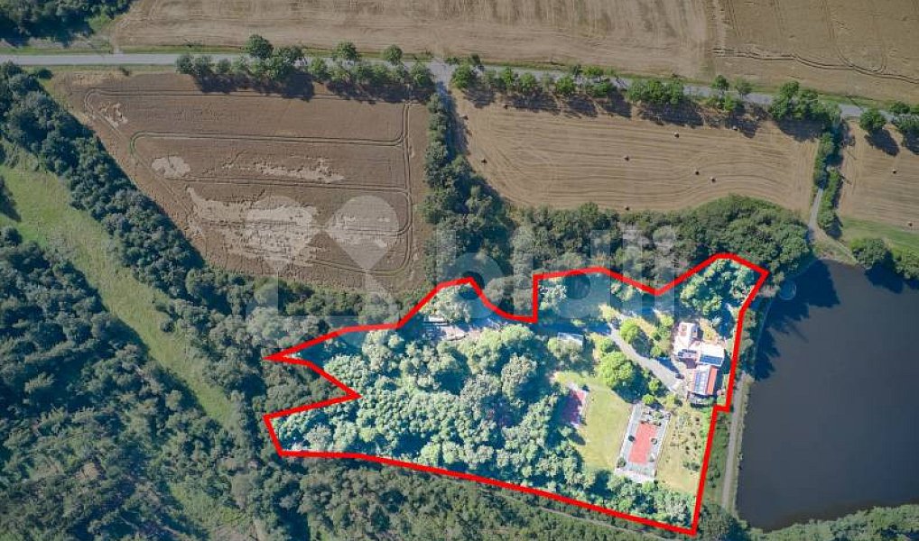 Prodej ubytovacího objektu 1 350 m², Želetava – náhled fotky 3