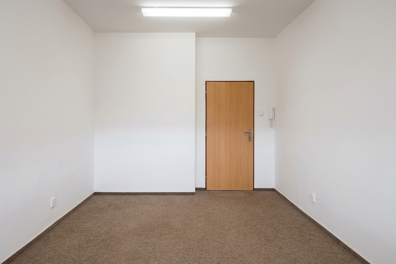 Pronájem kanceláře 19 m² – fotografie 2